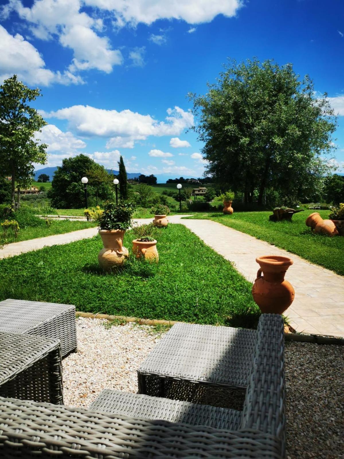 Dolce Farnetta En-suite Spa & Yoga Bed & Breakfast Montecastrilli